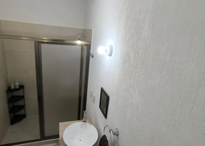 Casa Holkan, *